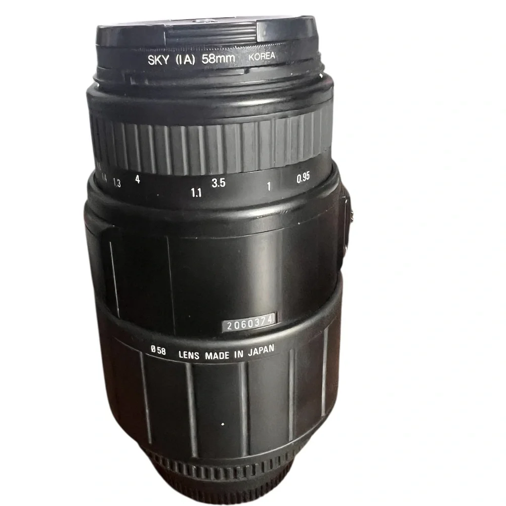 Sigma 70-300mm f/4-5.6 DL Macro Telephoto Zoom Lens Nikon Vintage In The Case